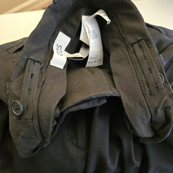 COS Black Pleated Dress Shorts Size 6 100% Lyocell - Picture 4 of 8